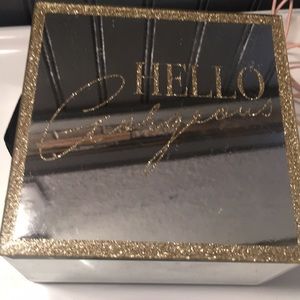 Jewelry mirror holder